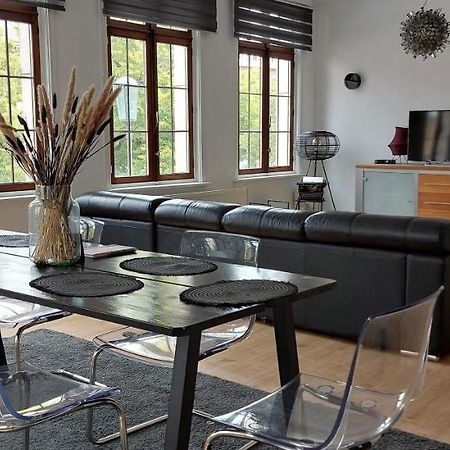 The View - Spacious 2 Bdr Appt In With View แอนต์เวิร์ป ภายนอก รูปภาพ