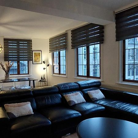 The View - Spacious 2 Bdr Appt In With View แอนต์เวิร์ป ภายนอก รูปภาพ